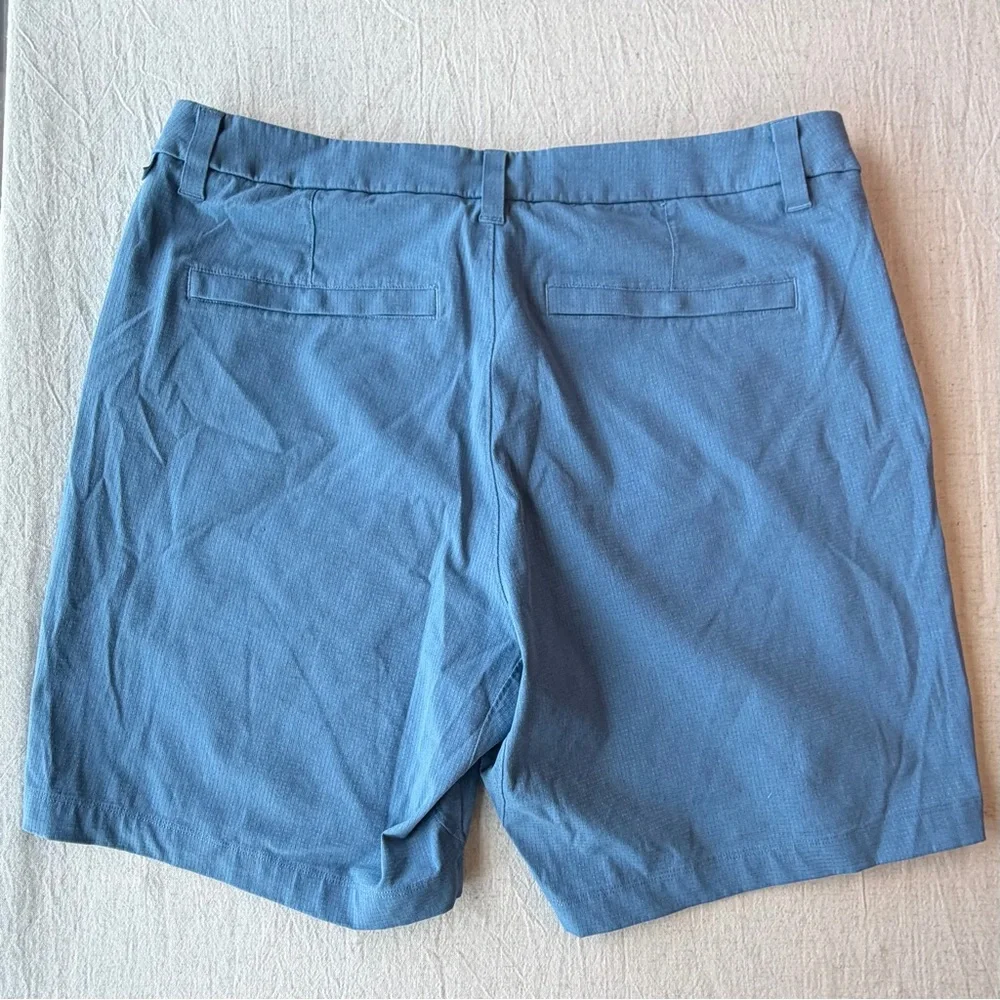 lululemon athletica Men's Slate Blue Flat-Front Shorts size 33 waist - Picture 2 of 7